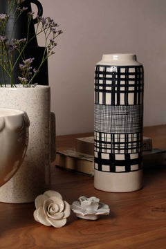 Ajra Ceramic Vase (White And Black)