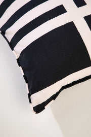 PRINTED & PATTERN CUSHIONS Checks Trellis (36 Cm X 51 Cm) Cushion Cover (Black Stone)
