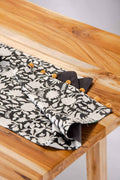 TABLE RUNNER Flora Table Runner (Charcoal)