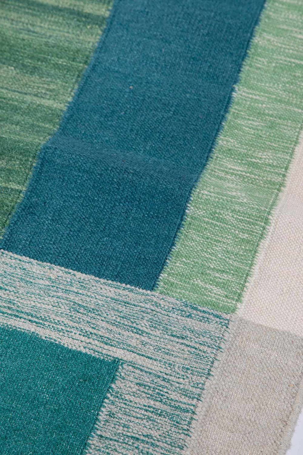 WOVEN RUG Jade Door Woven Rug (Multi-Colored)