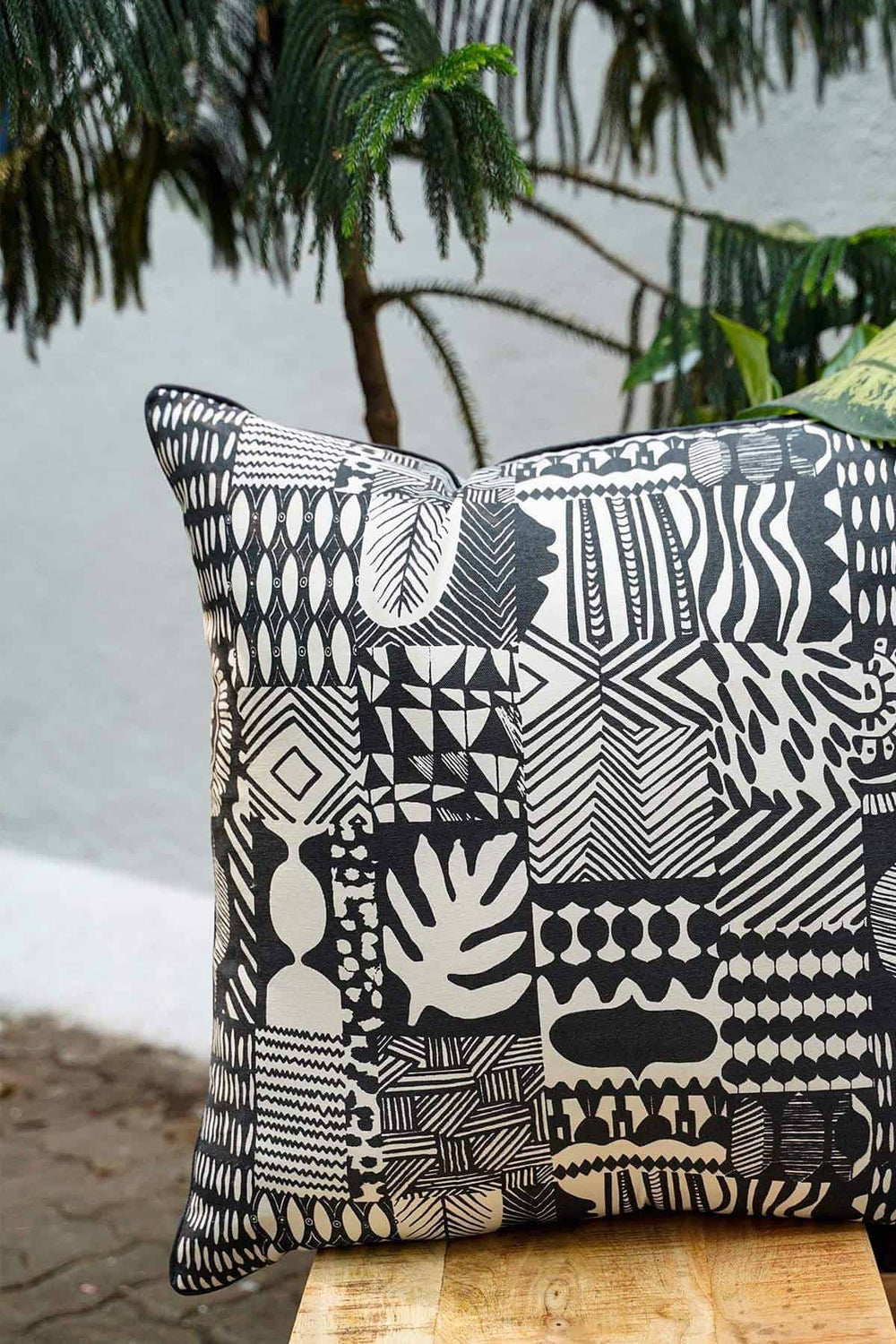 Patchwork Floor Cushion Cover (61 X 61 Cm)