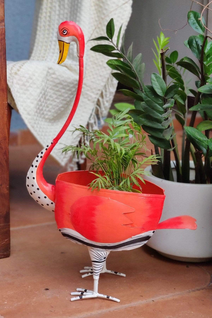 PLANT POTS Pinky The Flamingo Metal Planter (Coral)
