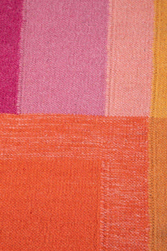 WOVEN RUG Rose Door Woven Rug (Multi-Colored)
