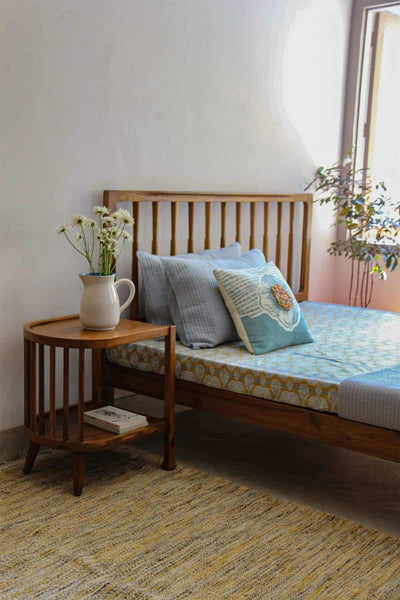 BED Spindle Bed (Teak Wood)