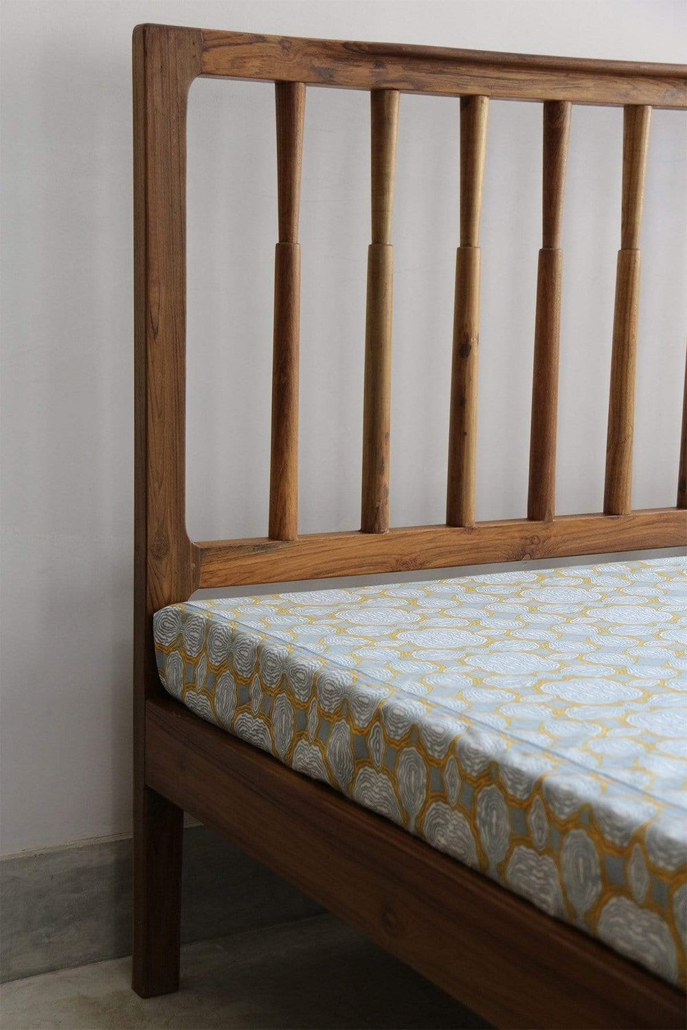 Spindle Teak Wood Bed Test