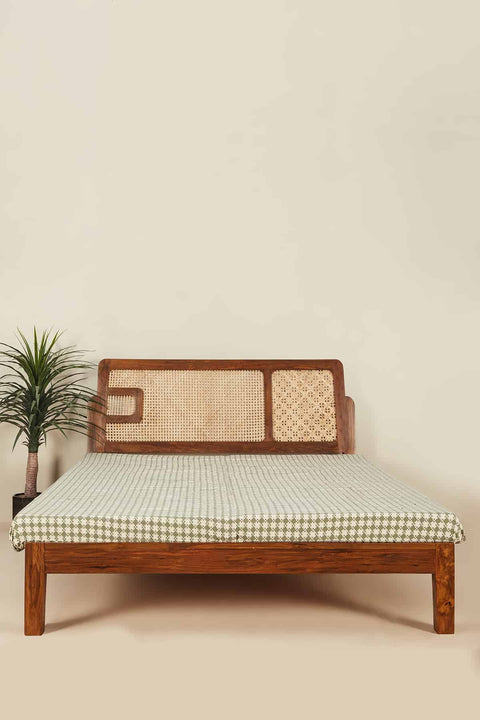 BED Wicker And Teak Wood Bed