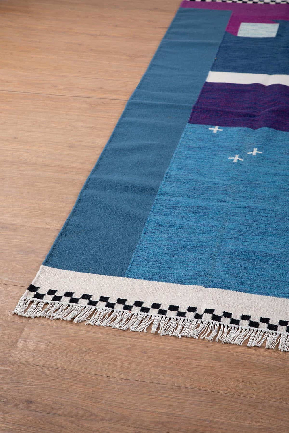 WOVEN RUG Window In The Sky Woven Rug (Multi-Colored)
