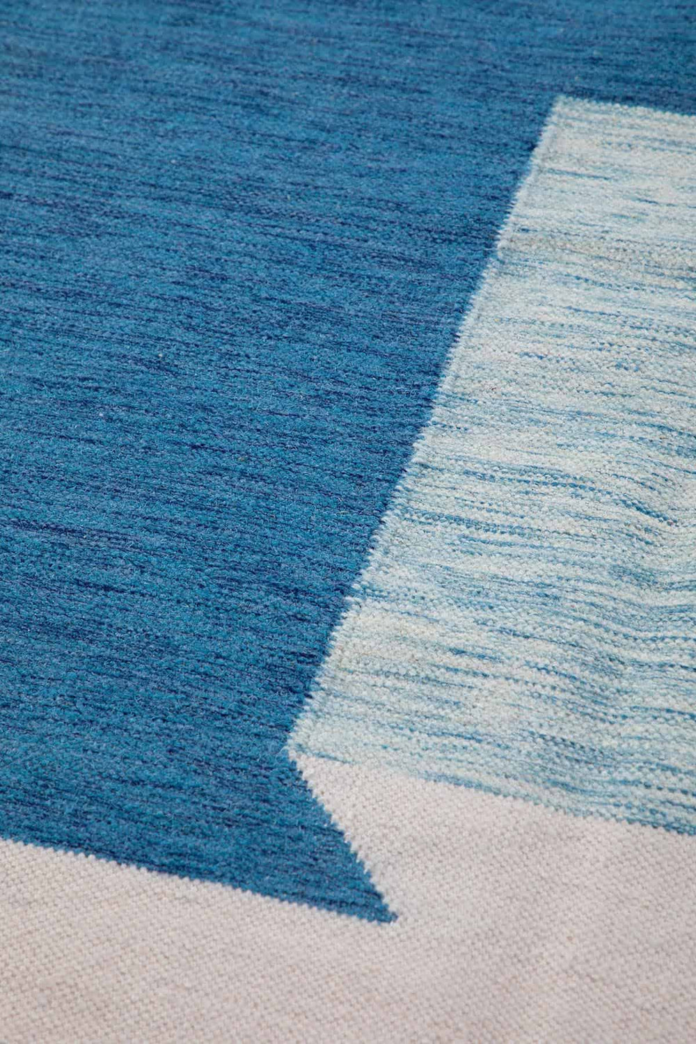 WOVEN RUG Window In The Sky Woven Rug (Multi-Colored)