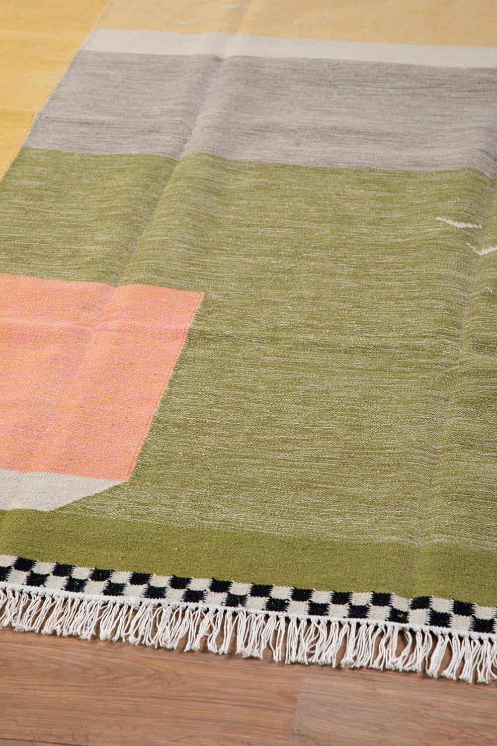 WOVEN RUG Window To The Field Woven Rug (Multi-Colored)